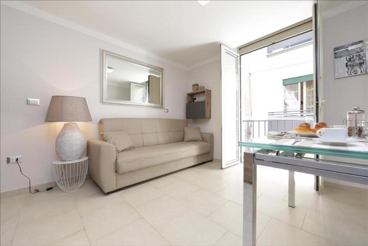 Plebiscito Home Napoli Bagian luar foto